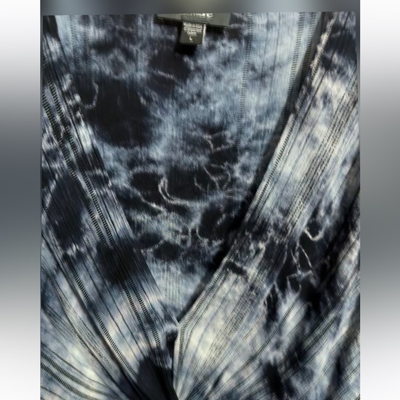 Karen Kane tie-dye top featuring batwing sleeves and a knotted front detail L - Picture 3 of 11